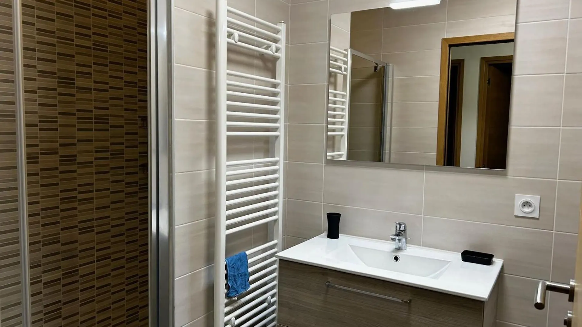 Super Appartement Moderne 2 Chambres Avec Balcon, Parking Et Wi-Fi - 6 Pers. - Fr-1-676-195 Chatel Apartment
